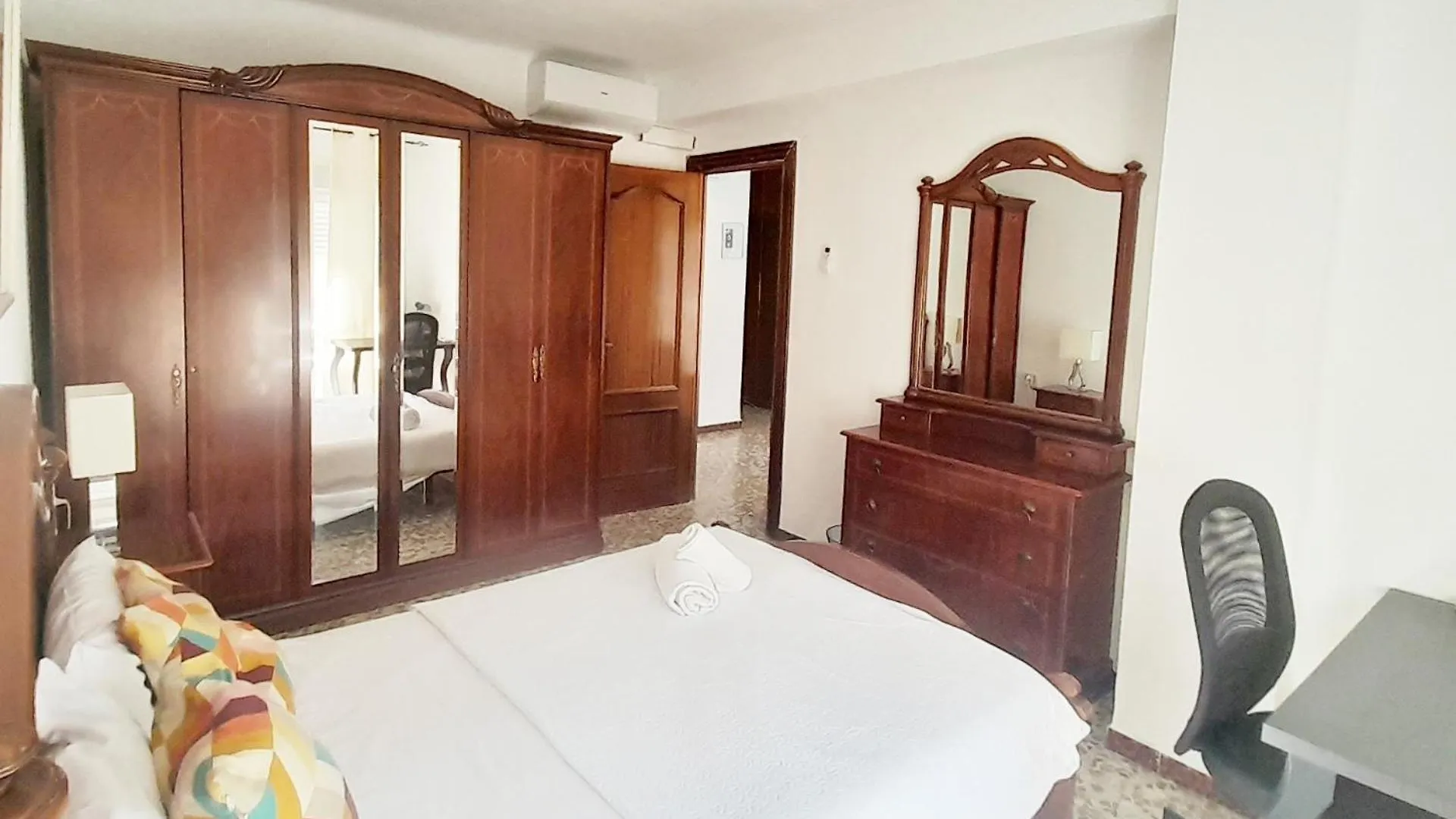 Apartamento En El Centro Amplio Y Confortable Màlaga 0*,
