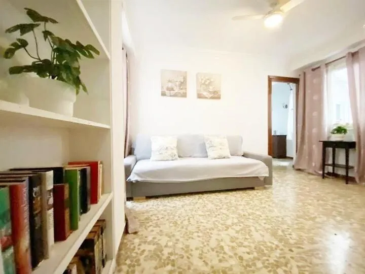Apartamento En El Centro Amplio Y Confortable Màlaga