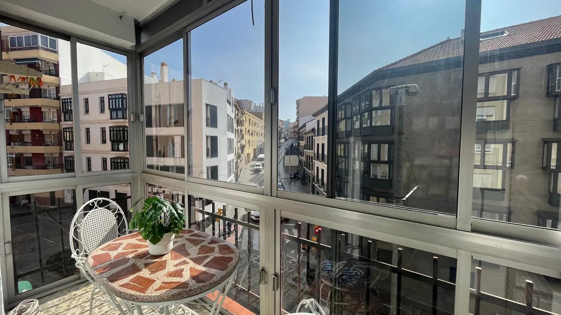 Apartamento En El Centro Amplio Y Confortable Malaga